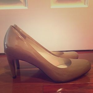Michael Kors tan heels for the Holidays!